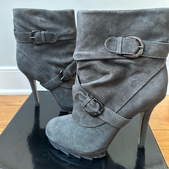 New in box: Boutique 9 gray suede lug sole strap booties